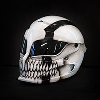 kask anime hollow bleach